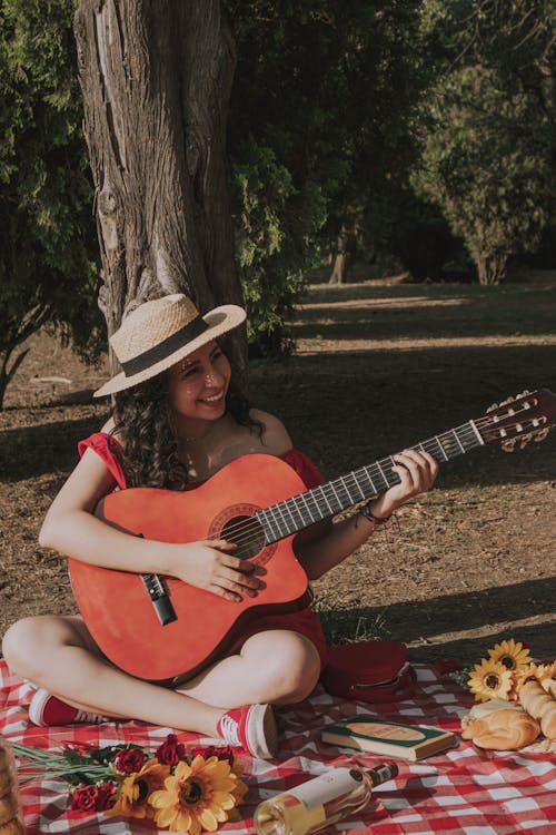 Imagine de stoc gratuită din chitară, femeie, floarea-soarelui