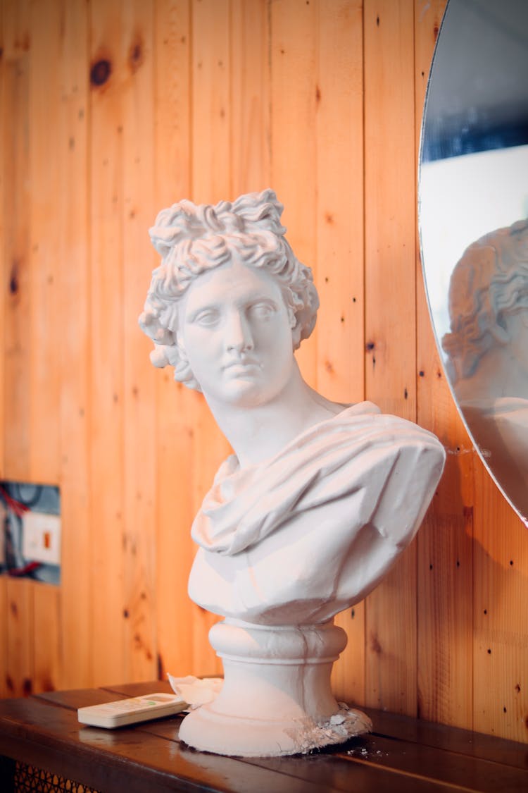 Woman Bust Statue On Table