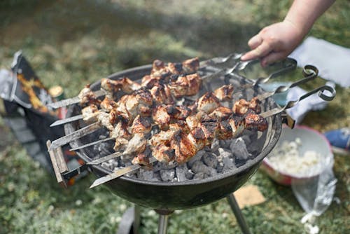 Foto stok gratis alat barbecue, alat bbq, daging