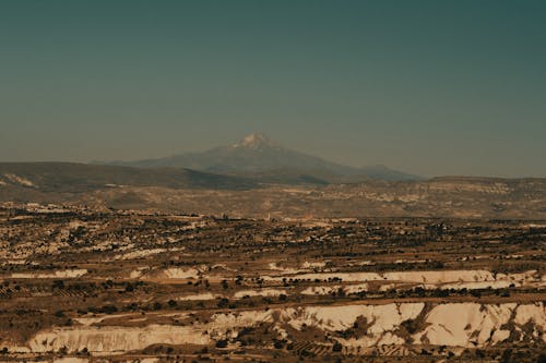 Darmowe zdjęcie z galerii z fotografia lotnicza, góra, jałowy