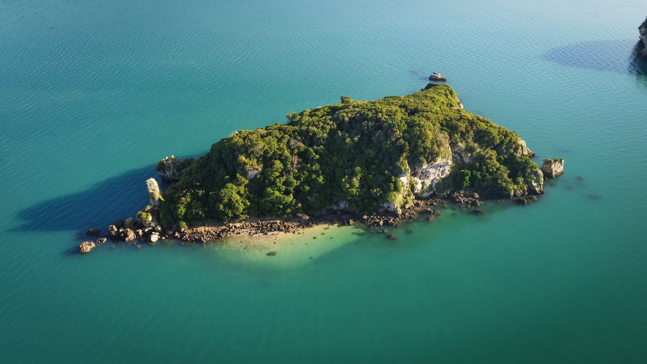 Drone Shot an Island · Free Stock Photo