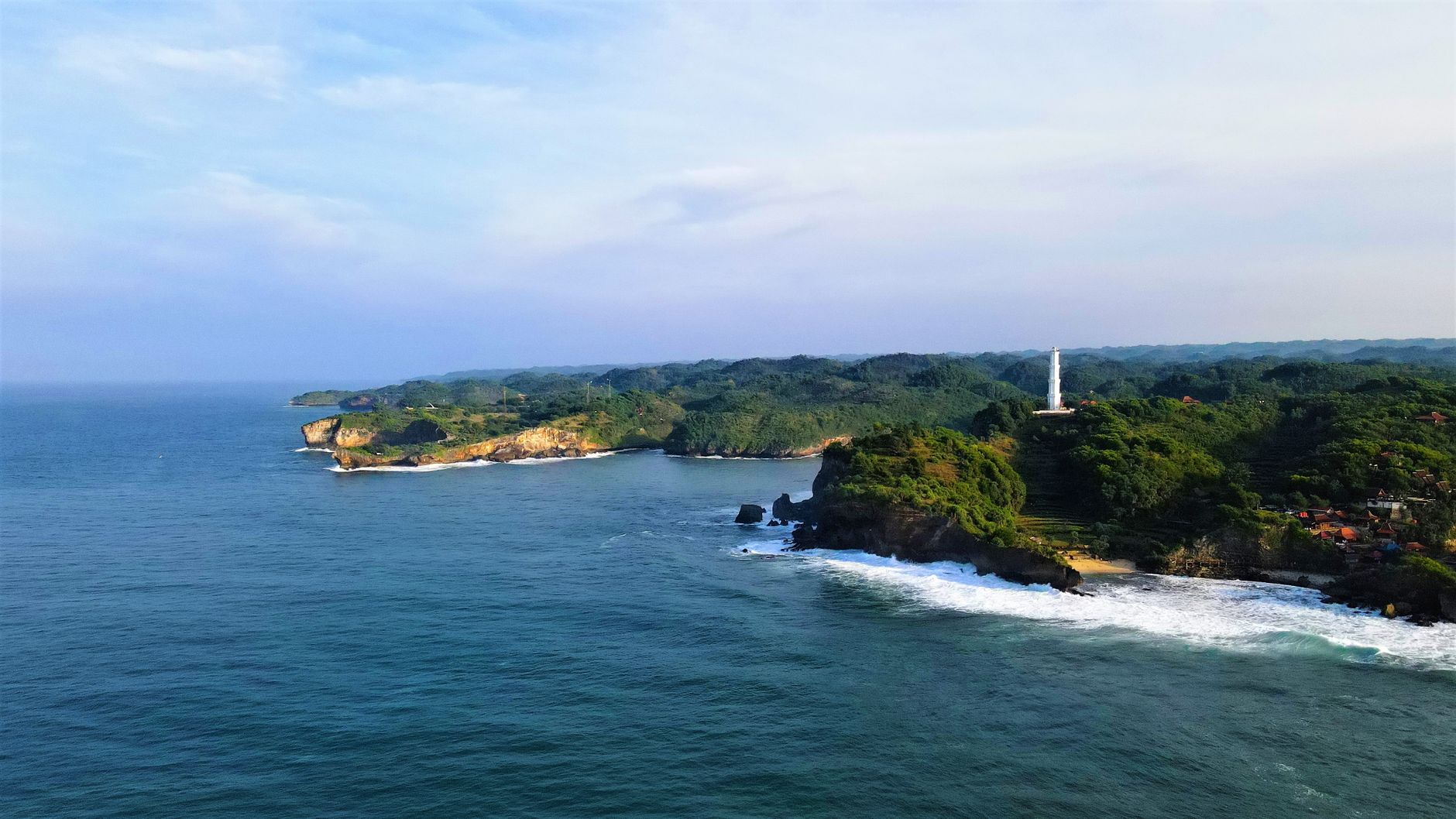 Menikmati Keindahan Pantai Siung di Gunungkidul: Surga Pantai, Panjat Tebing, dan Kuliner Khas Jogja