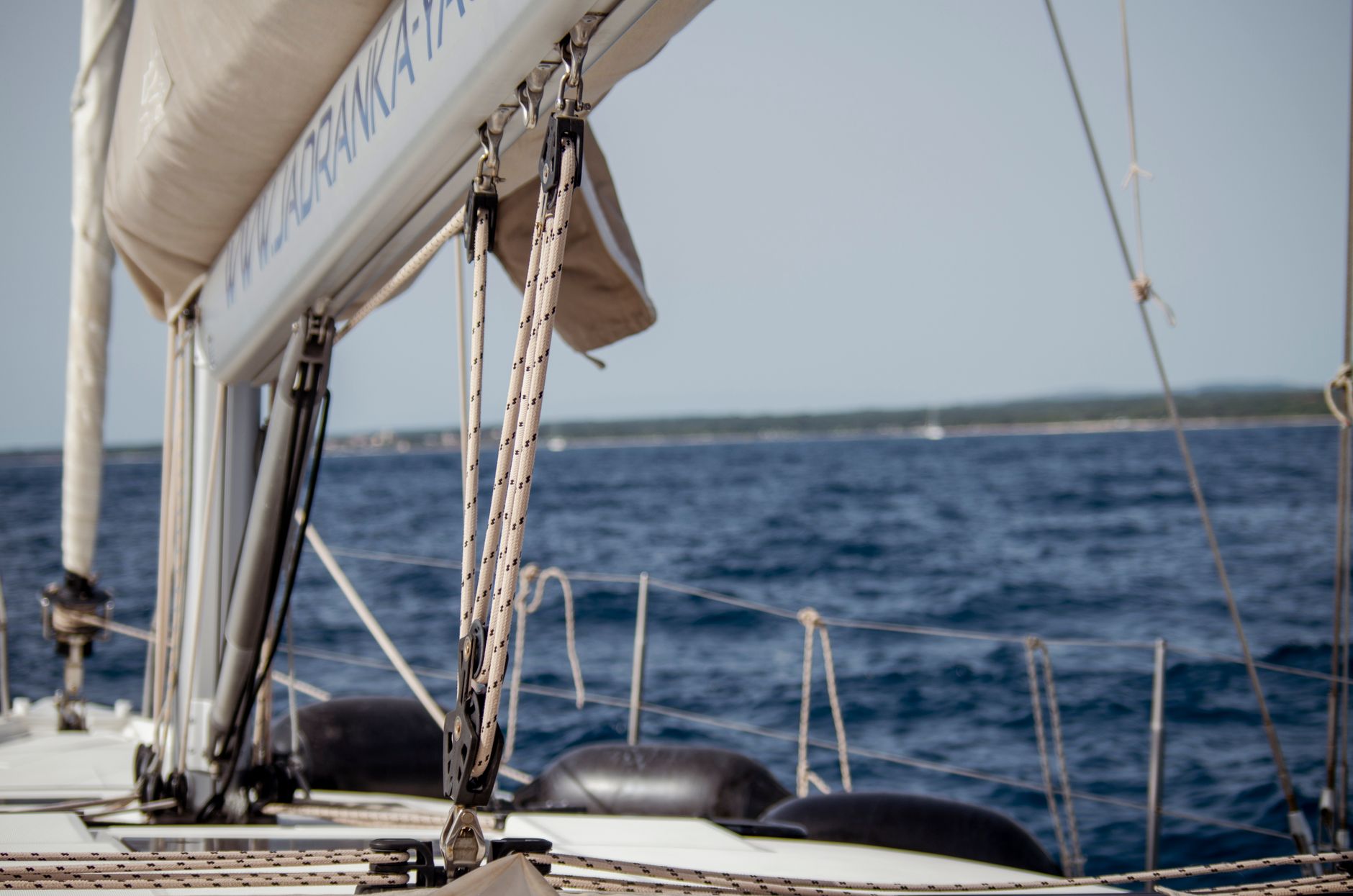 Barca a vela sull'Adriatico