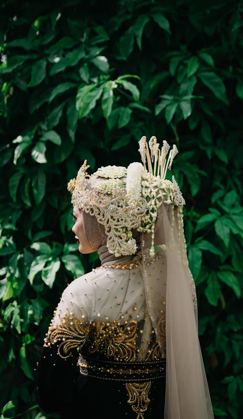 Back View of Bride in Traditional Wedding Dress