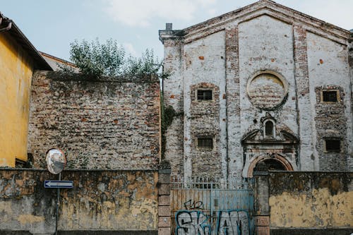 Photos gratuites de abandonné, ancien, extérieur de bâtiment