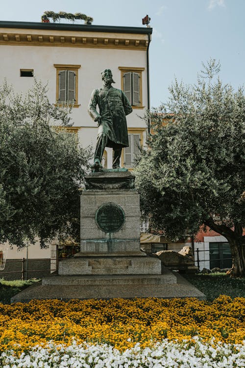 Free Monument on Town Square Stock Photo