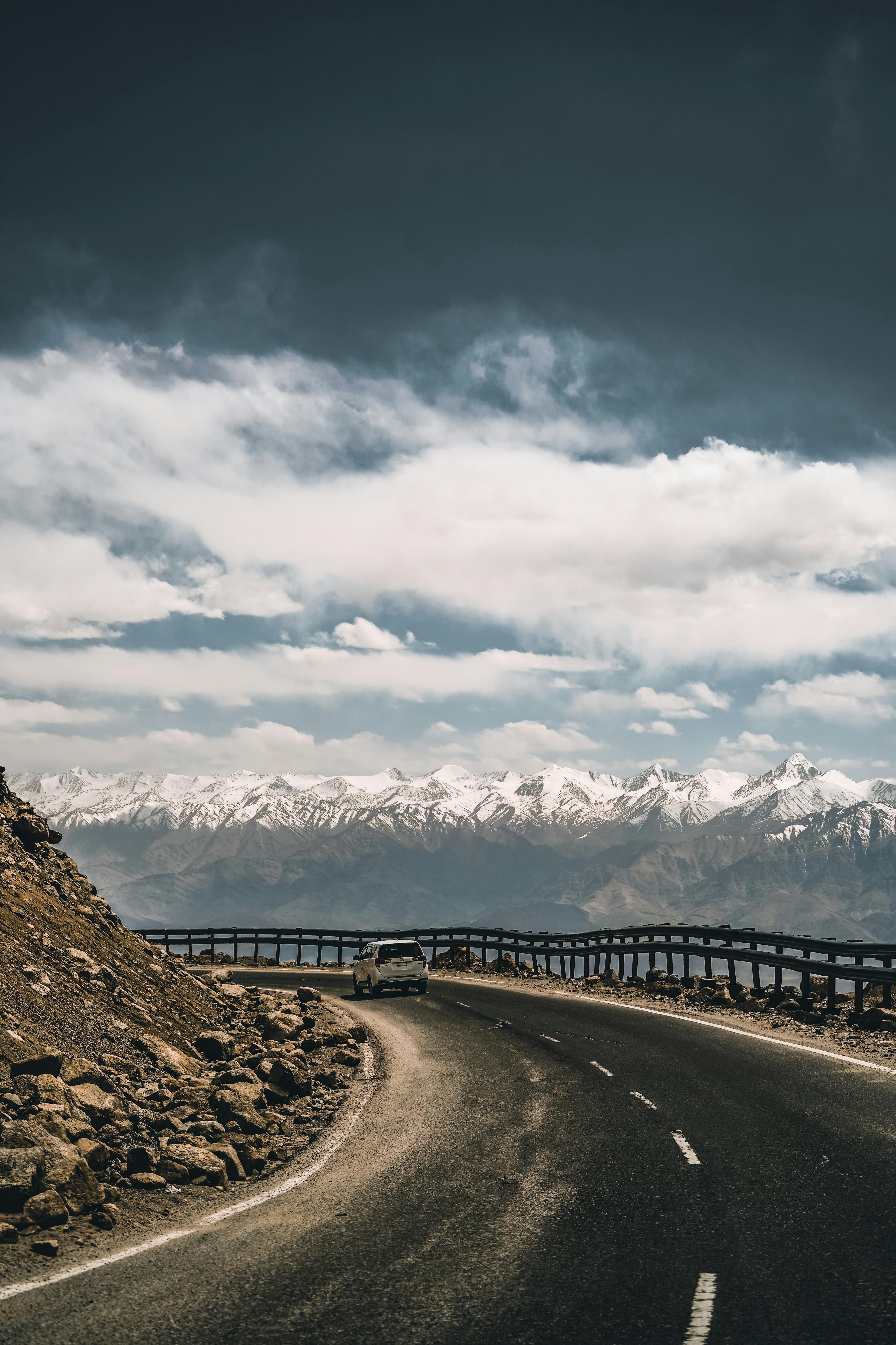 Curvy Sky Photos, Download The BEST Free Curvy Sky Stock Photos & HD Images