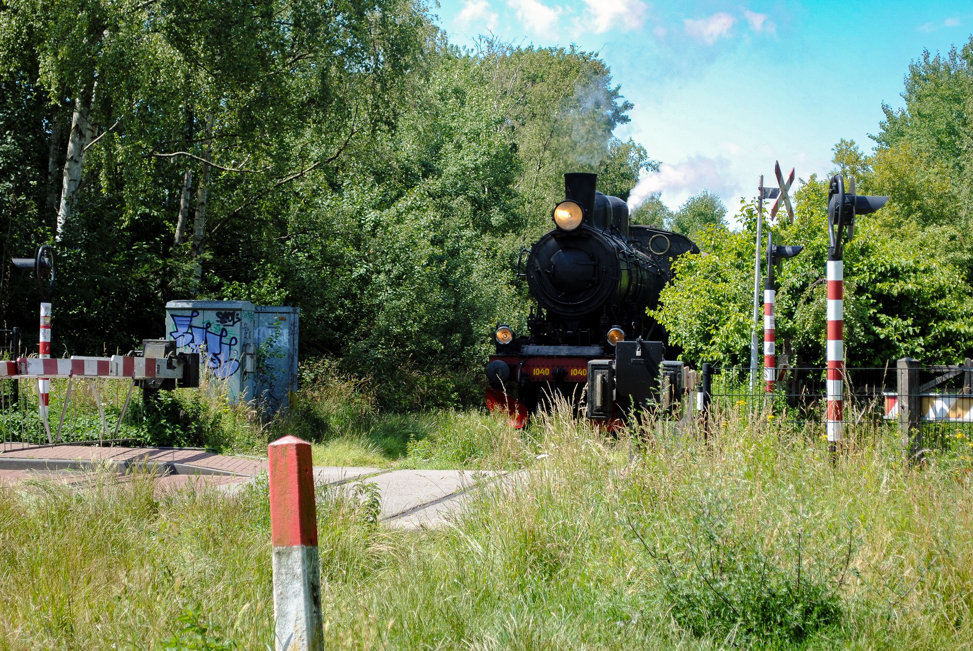 Spoorbomen op Provincialeweg in Zaandam defect