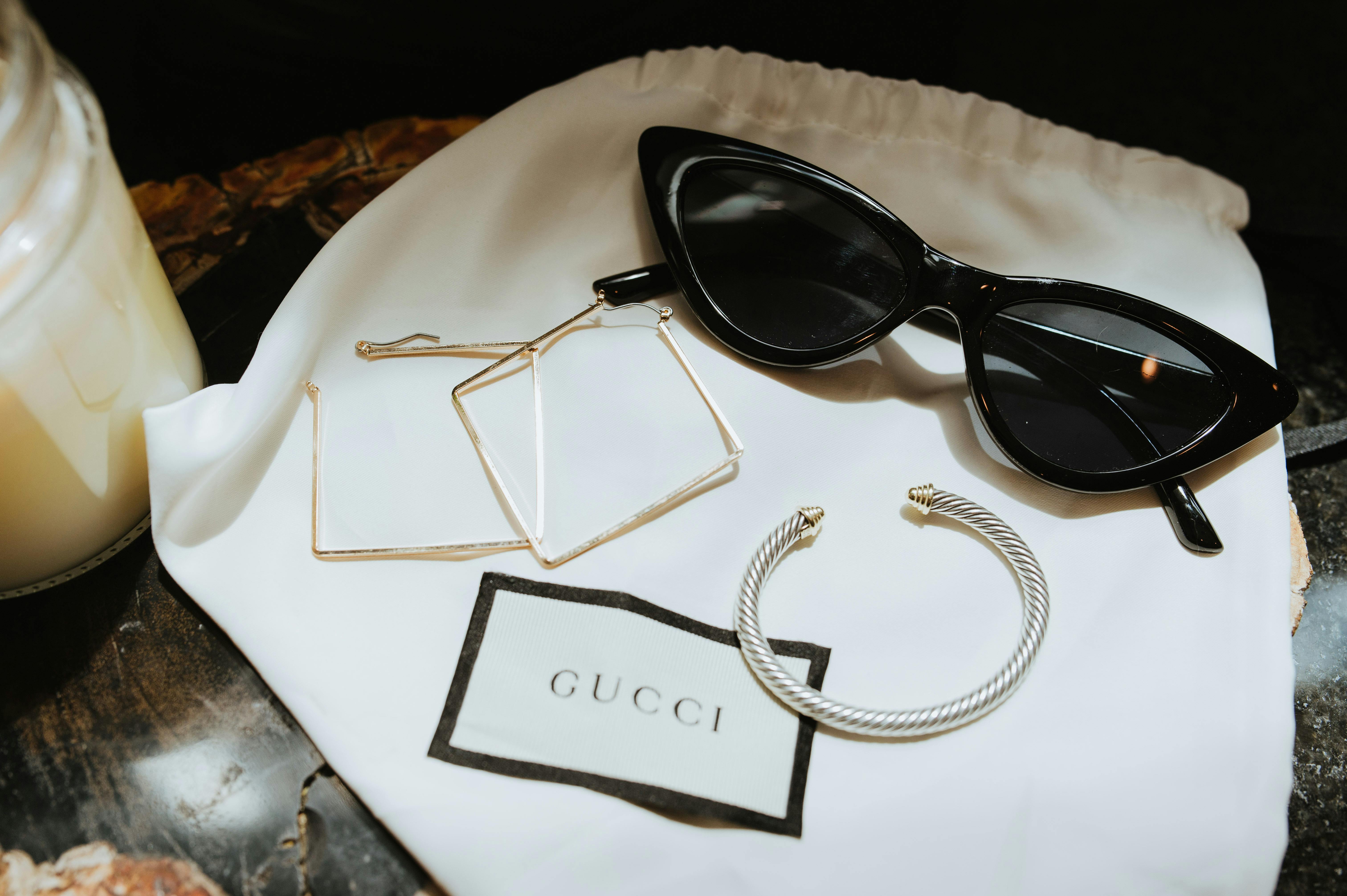 The House presents the Fall Winter 2023 Gucci Eyewear collection in a  series of portraits. - Gucci Stories