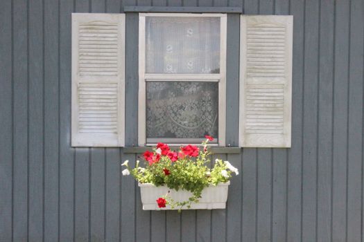 Building a Wooden Window Box for Interior
