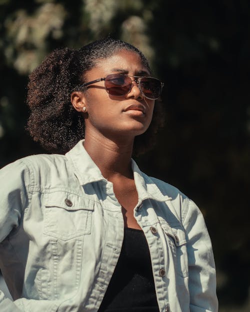 Gratis stockfoto met aan hebben, Afro-Amerikaanse vrouw, brillen