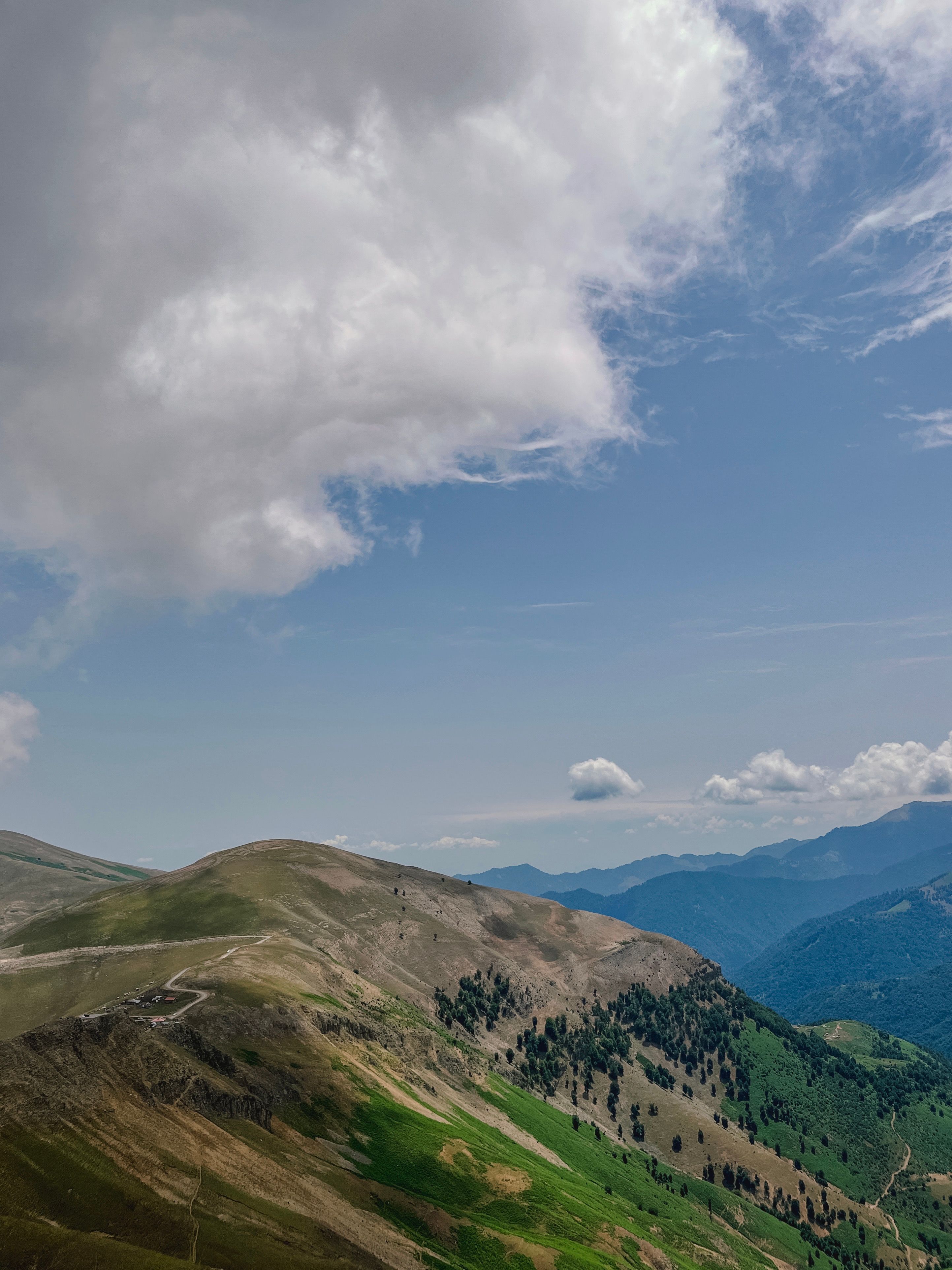 White Clouds Over the Mountain · Free Stock Photo