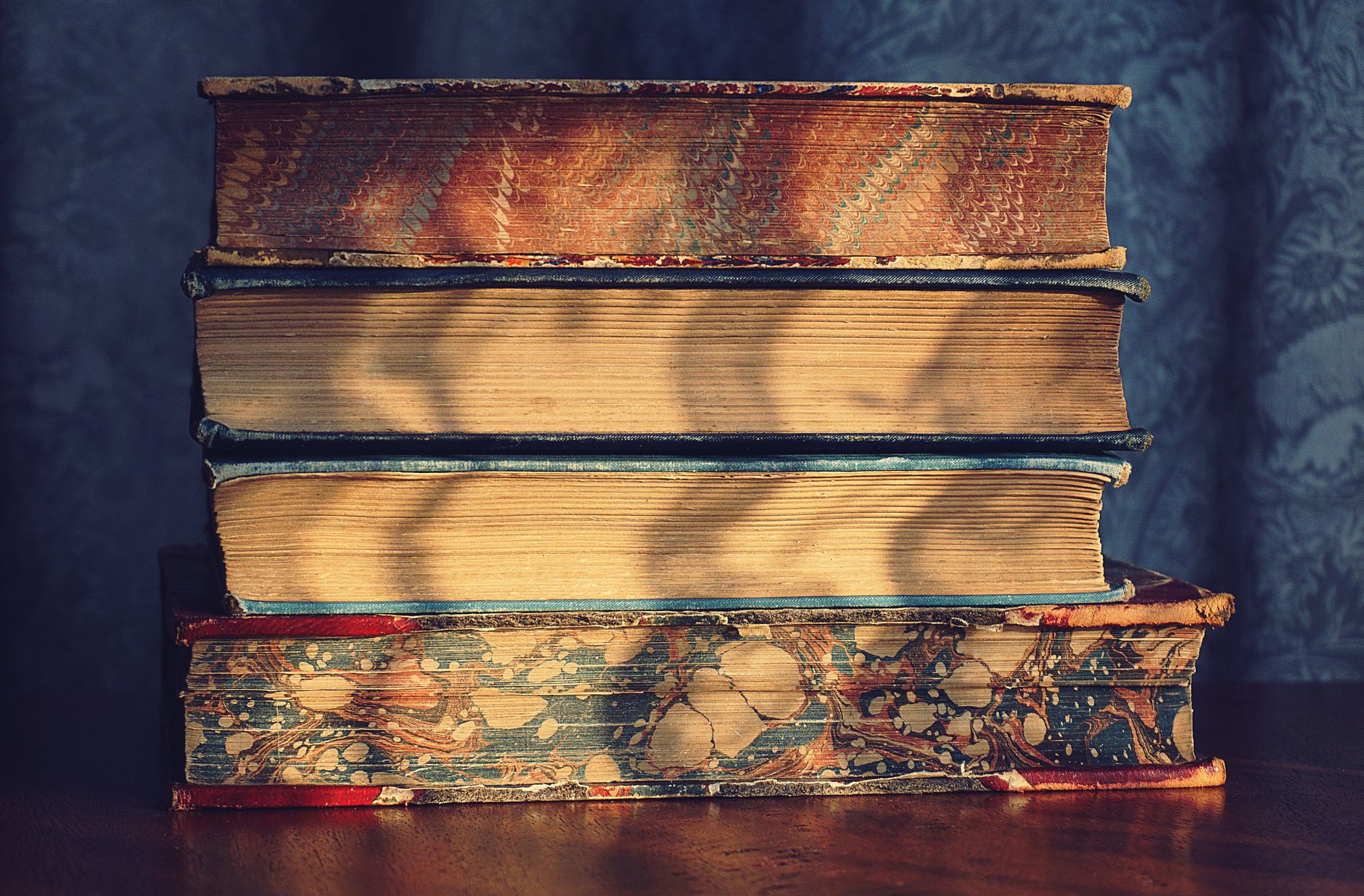 Подборка лучших детективов какие книги стоит прочитать в первую очередь