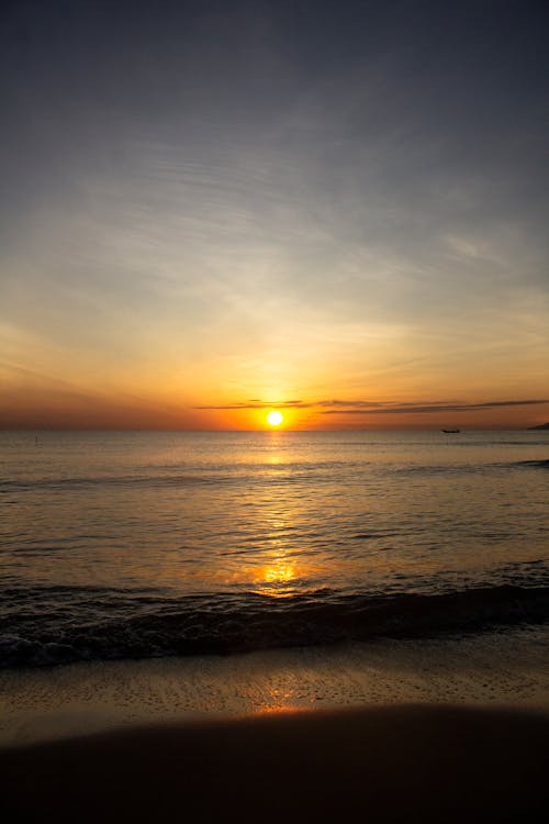 Free Body of Water during Sunset Stock Photo