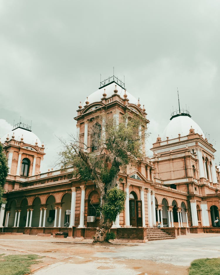 Noor Mahal Palace