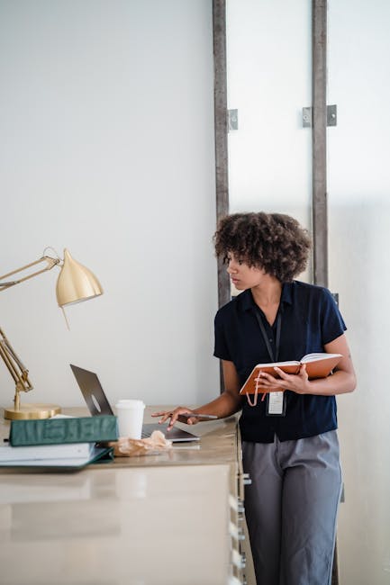 Top Benefits and Stretches for Using a Standing Desk
