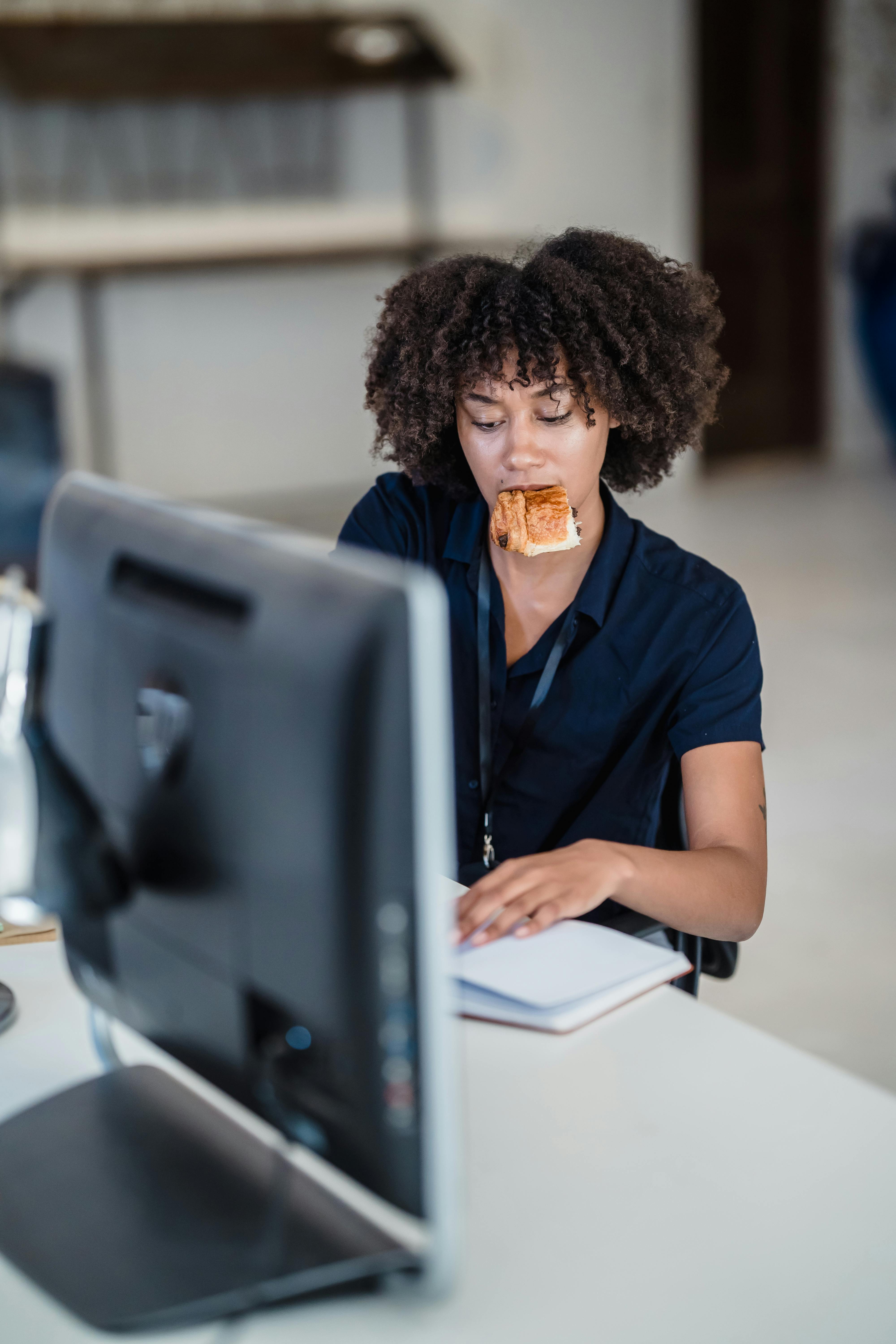 Healthy Snacking: Choosing the Best Snack Options for the Office