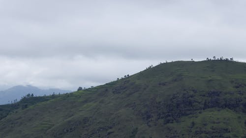 mountain in sri lanka