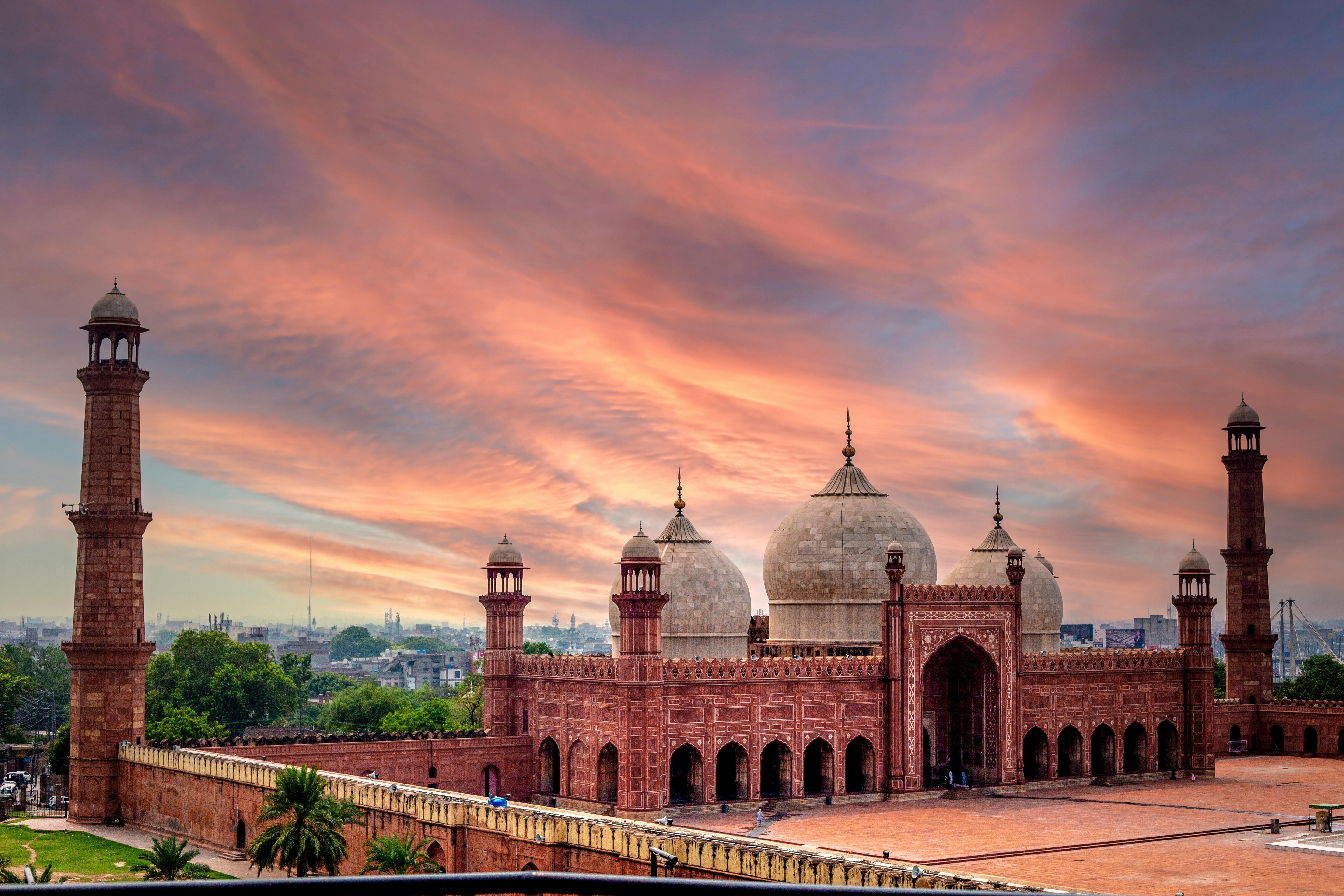 Data Darbar (shrine of Ali Hajveri), Lahore, Pakistan « Windswept Words