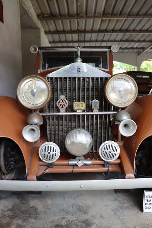 Ingyenes stockfotó antik autó, autó, autófoltozás témában