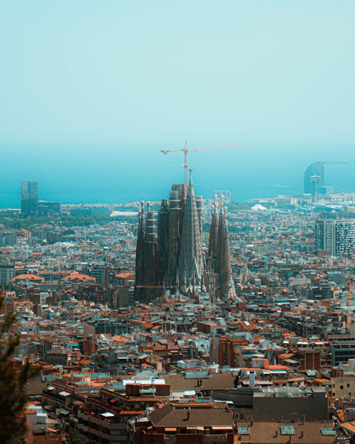 Безкоштовне стокове фото на тему «sagrada familia, Аерофотозйомка, Барселона»