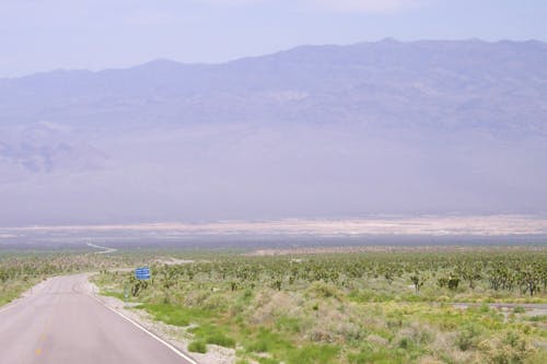 Foto d'estoc gratuïta de carretera, desert, muntanyes