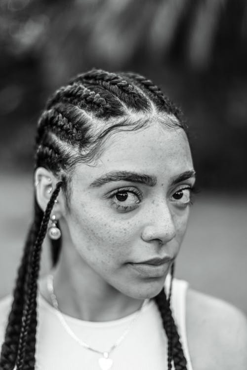Ilmainen kuvapankkikuva tunnisteilla afroamerikkalaiset naiset, harmaasävyt, henkilö