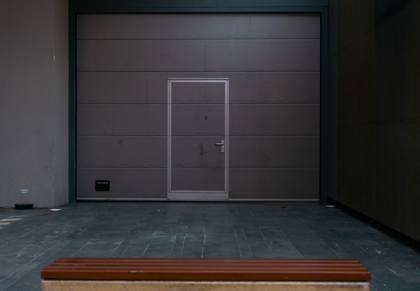 Insulated roller door, Bridgend