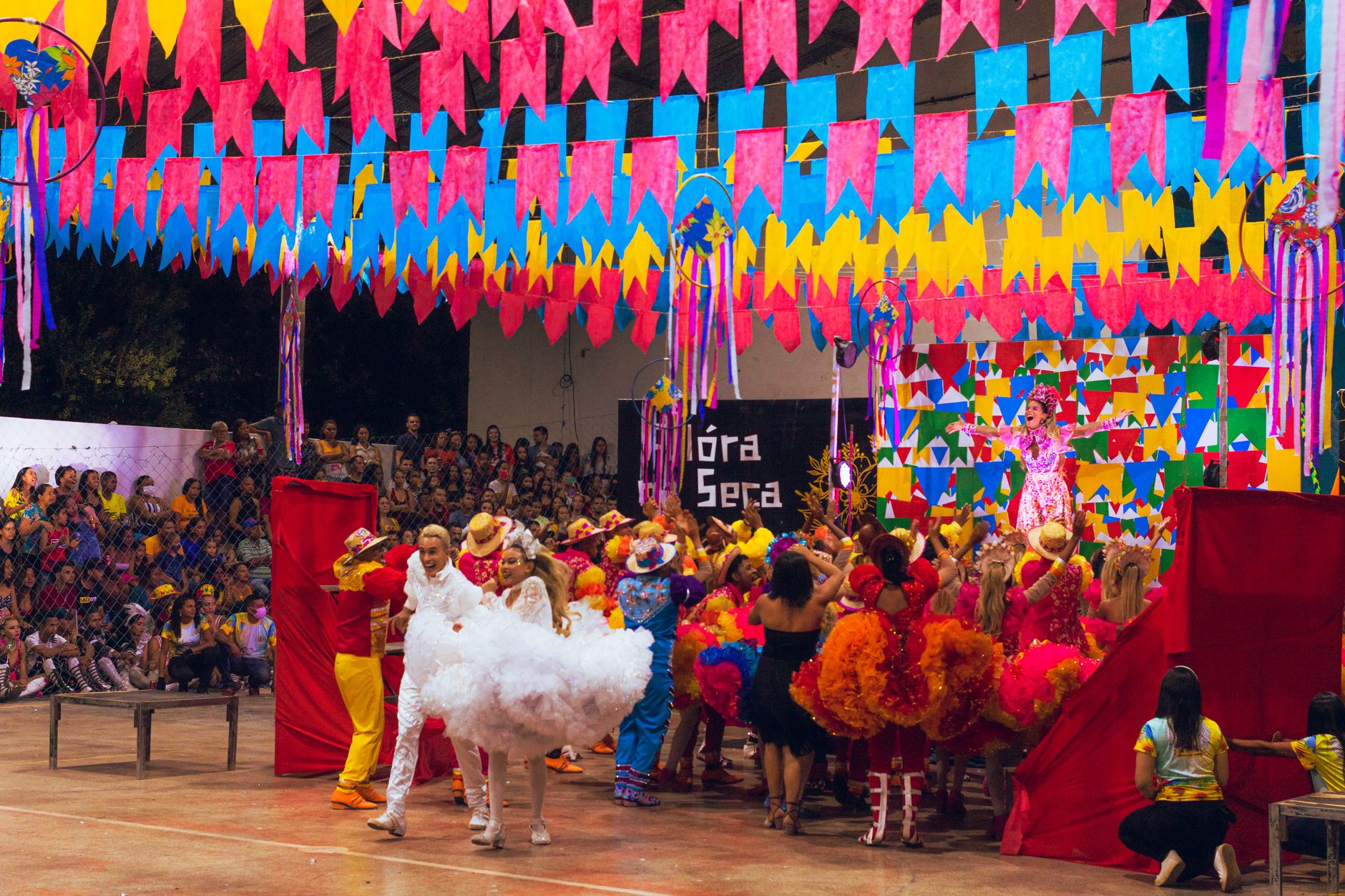 Festas Juninas e Julinas Agitam Piracicaba com Música, Comidas e Atrações