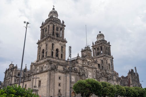 Foto profissional grátis de capela, catedral metropolitana, céu nublado