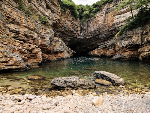 Imagine de stoc gratuită din apă curgătoare, formațiune geologică, în aer liber