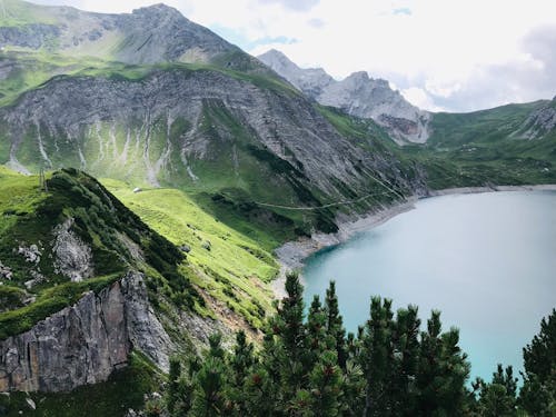 Darmowe zdjęcie z galerii z fotografia krajobrazowa, góra, jezioro