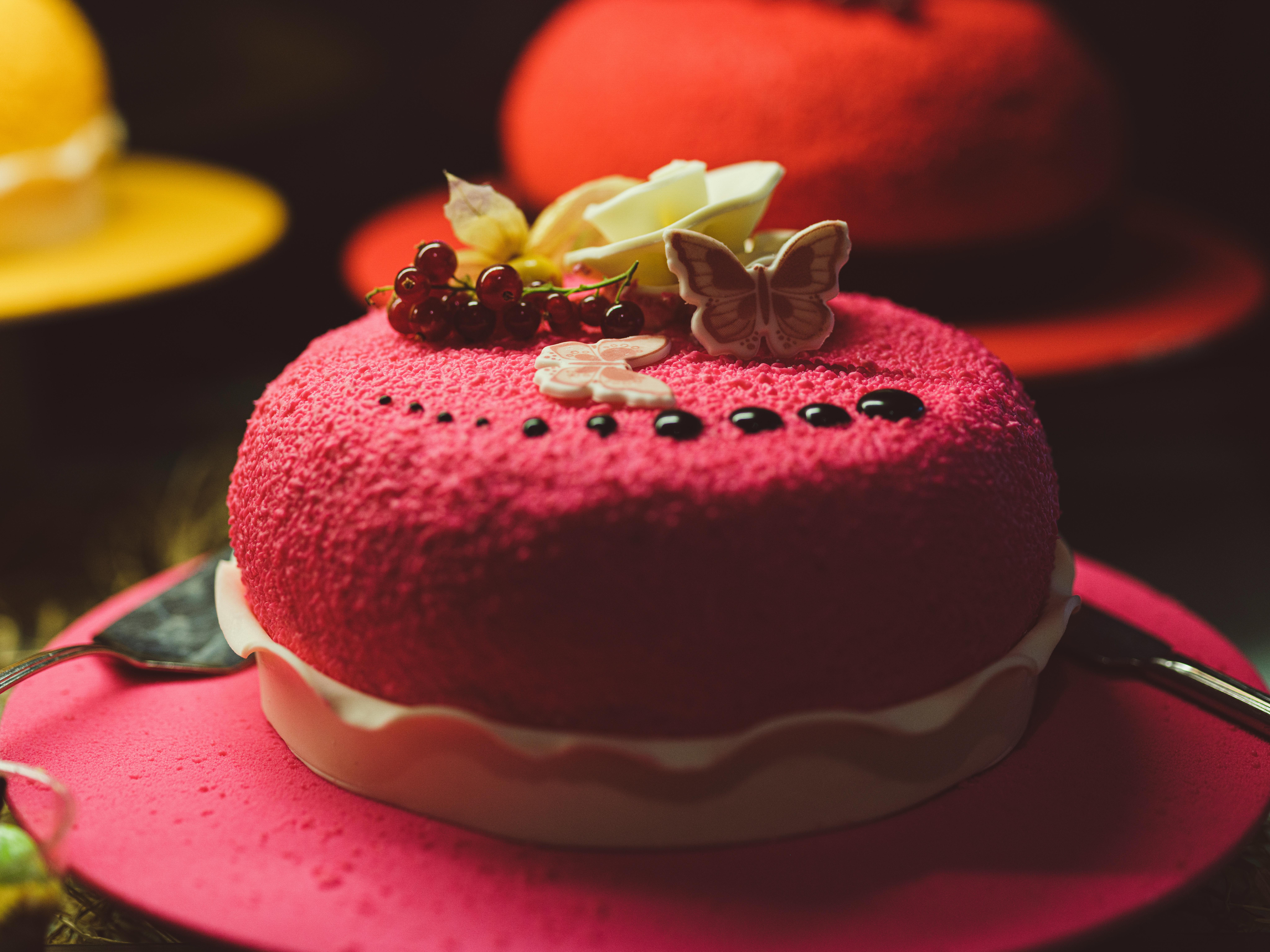 CloseUp Shot of a Delicious Cake · Free Stock Photo