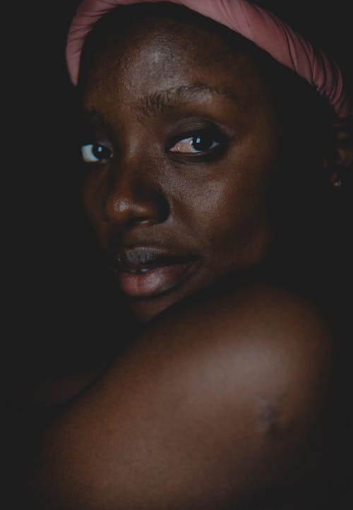 คลังภาพถ่ายฟรี ของ จริงจัง, ผู้หญิง, ผู้หญิงผิวดำ