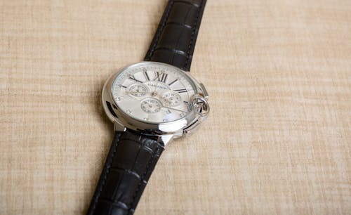 Безкоштовне стокове фото на тему «cartier, аналоговий годинник, наручний годинник» стокове фото