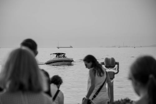 Δωρεάν στοκ φωτογραφιών με Άνθρωποι, ασπρόμαυρο, βάρκα