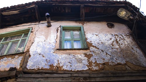 Gratis stockfoto met beschadigde, gebroken, houten huis