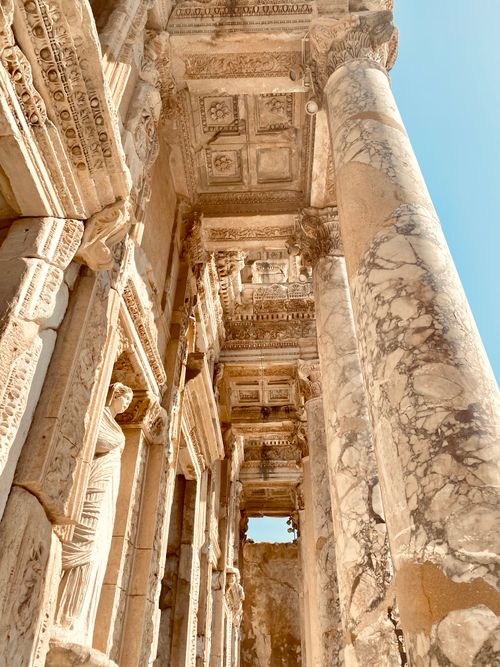Free Vertical view of the ancient Library of Celsus in Ephesus, Turkey's iconic landmark. Stock Photo