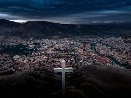 Základová fotografie zdarma na téma budova, dron, drone létání