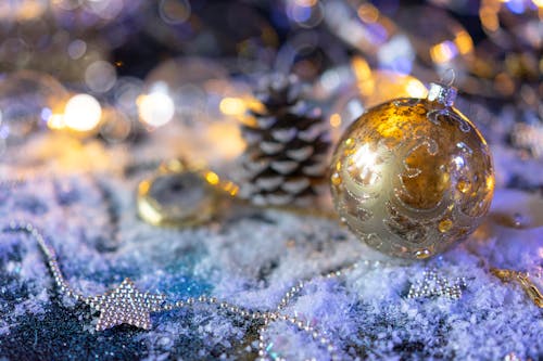 Foto profissional grátis de bokeh, bola de Natal, bola natalina