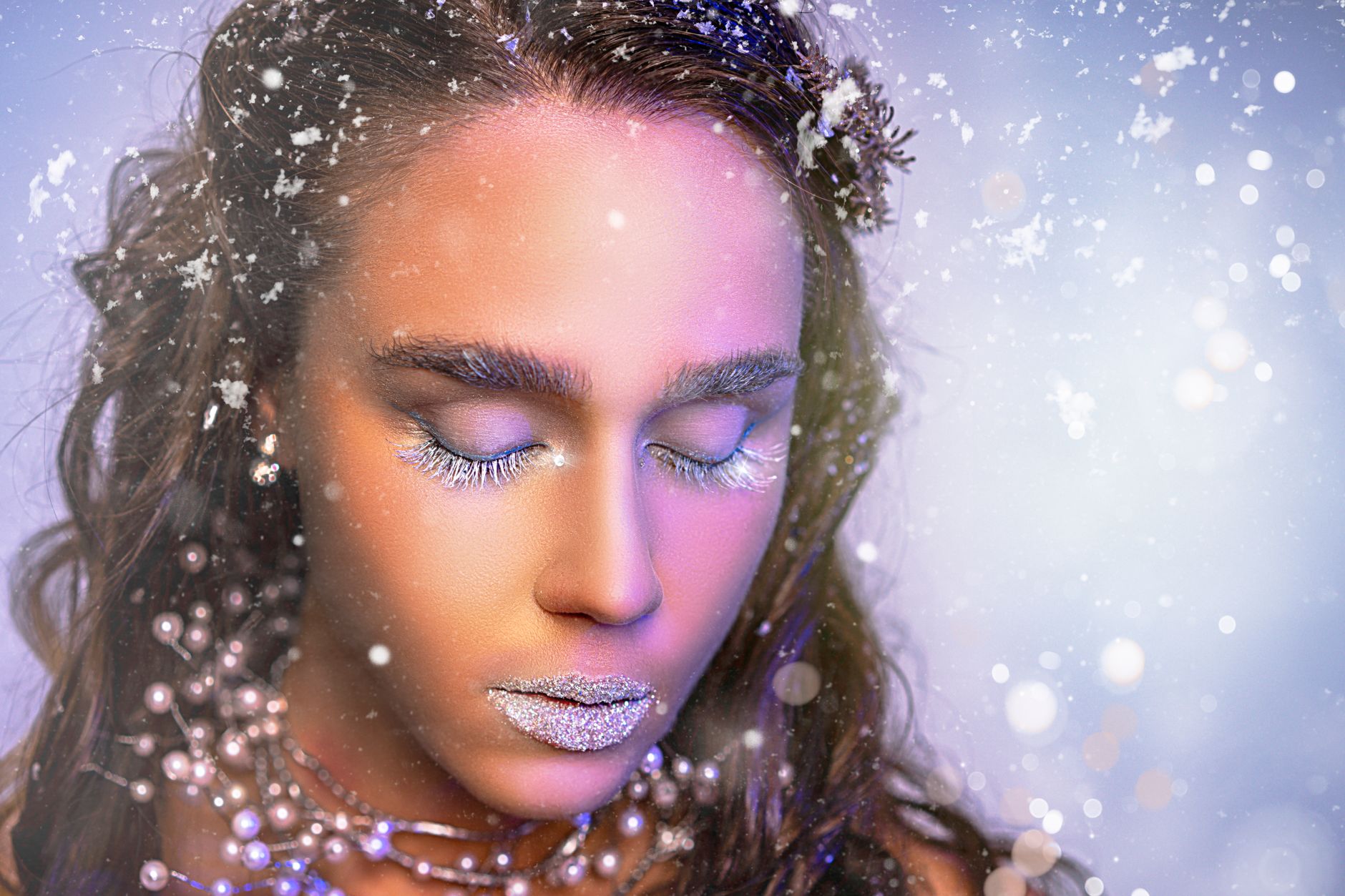 Frosty Eye Makeup Trend Spreads Across Celebrities
