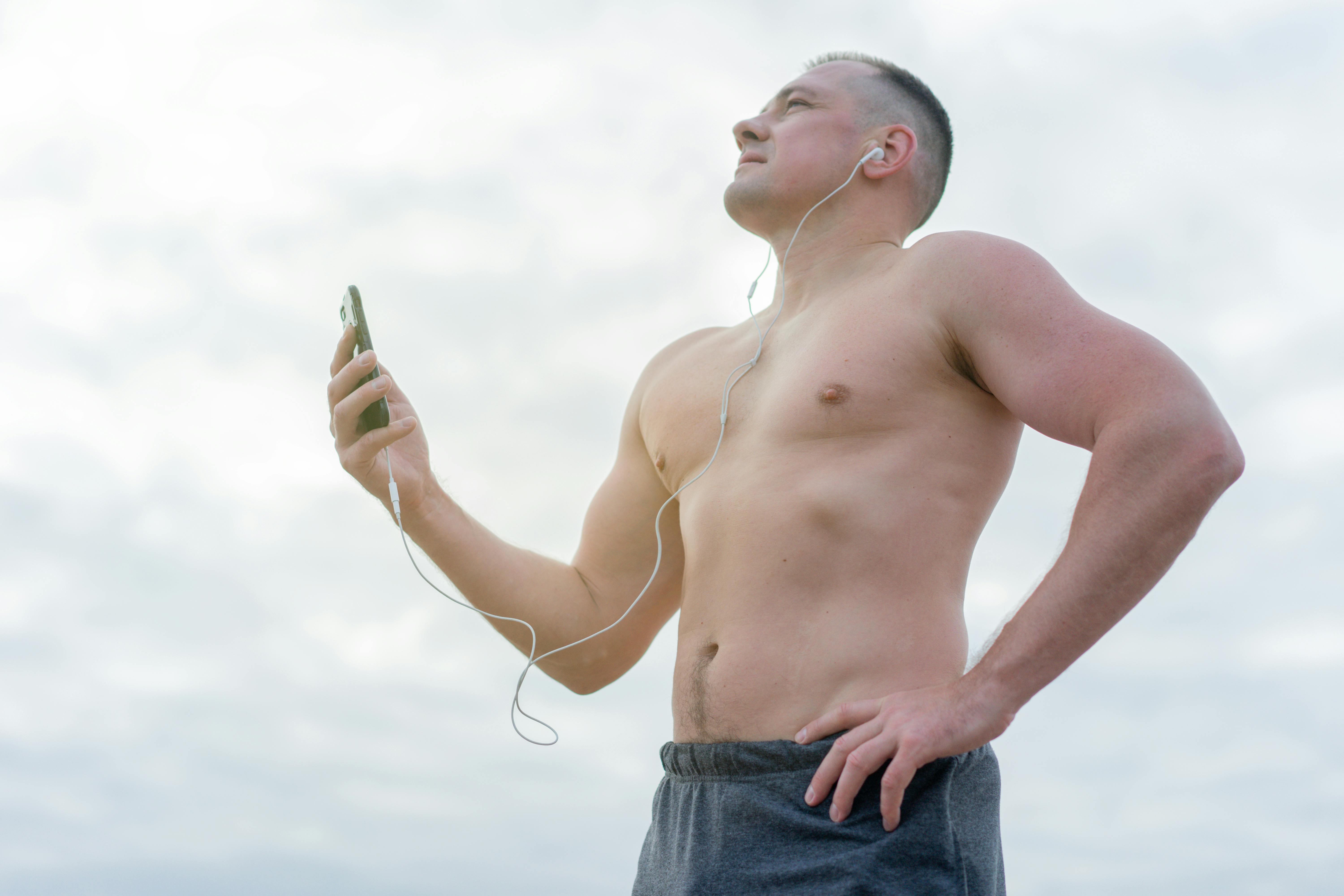 Low testosterone: What it does to men's health — Photo by Atlantic Ambience on Pexels