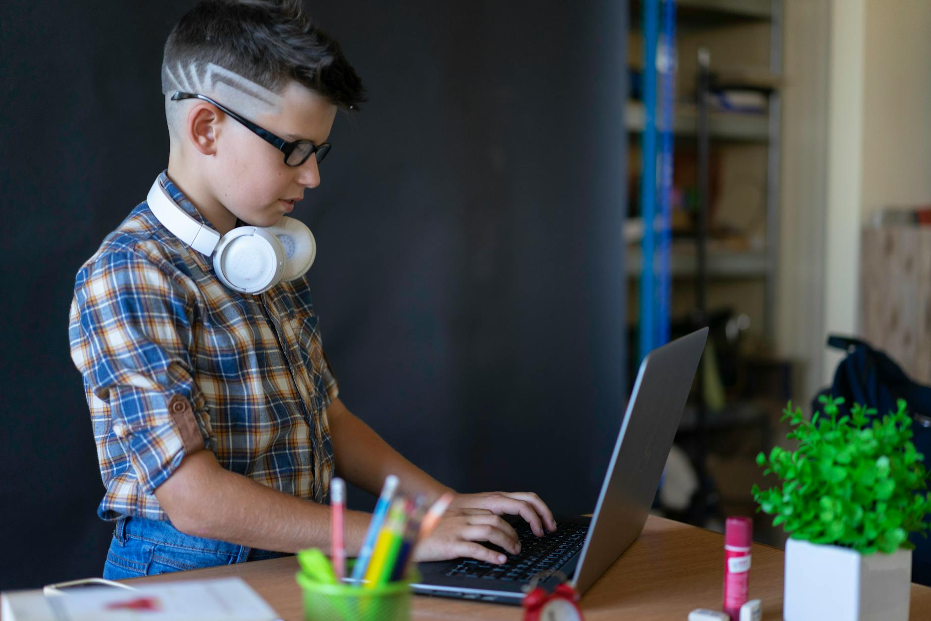 11 AI Tools That Will Do Your Homework Research (Students Love #7)