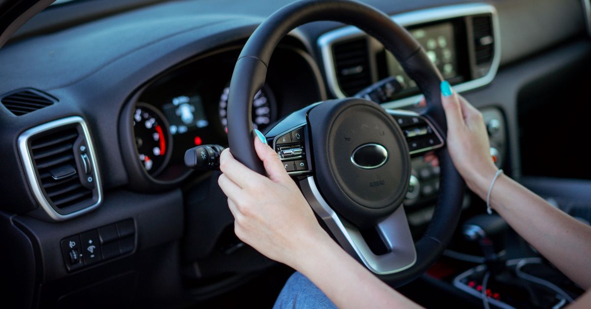 Comment le réglage de votre volant influence votre vitesse