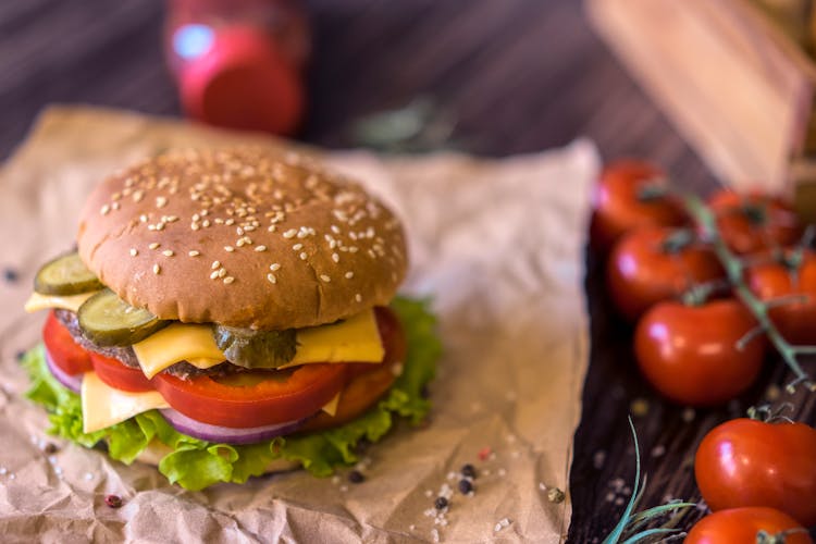 Burger With Lettuce And Tomatoes