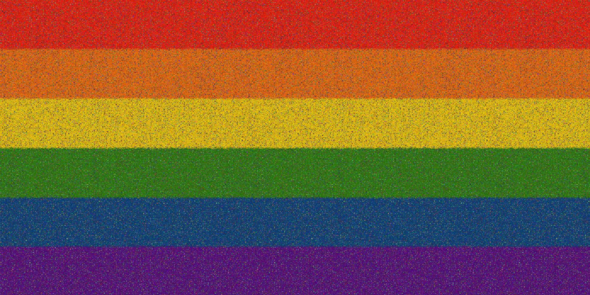 Imagen de archivo: Patrón vibrante de rayas arcoíris simboliza el orgullo LGBTQ con un efecto texturizado.