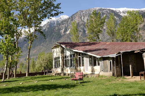 Kostnadsfri bild av bergsdalen, bungalow, gård