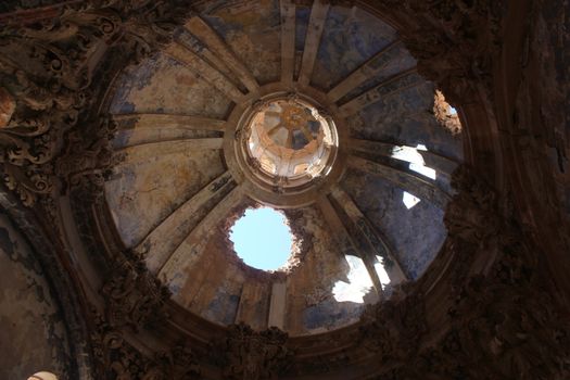 Cupula bombardeada en Iglesia de San Martín de Tours