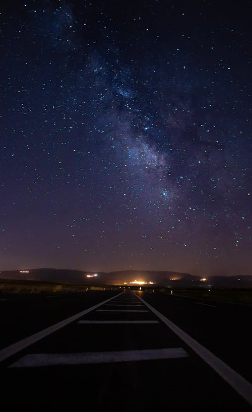 도로, 밤, 별의 무료 스톡 사진