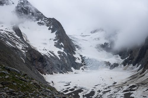 Free Photo of a Mountain with Snow  Stock Photo
